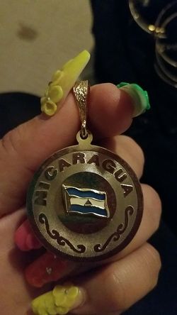 Beautiful nicaraguan pendant 14k gold filled