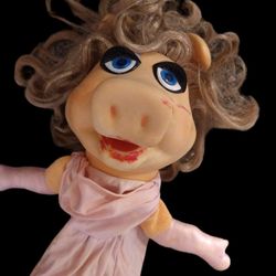 Jim Henson Muppet Doll #855 Vintage Miss Piggy Hand Puppet Fisher Price Muppets. 18" tall. Normal wear.