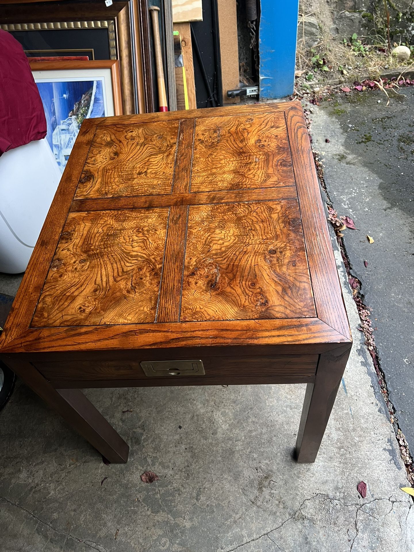 Vintage Henredon Fine Furniture side table with drawer