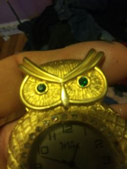 Vintage miro tiny desk top Owl with emerald eyes clock