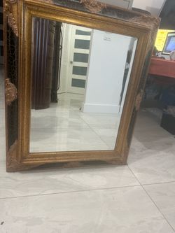 Wall mirror