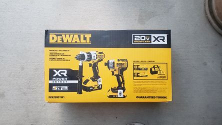 Dewalt 20v XR Combo Kit Comes With Fast Charger 