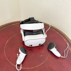 Oculus Quest 3S with battery head strap