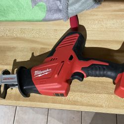Milwaukee 18v hack saw hardly used $90 tool only in n Lakeland 