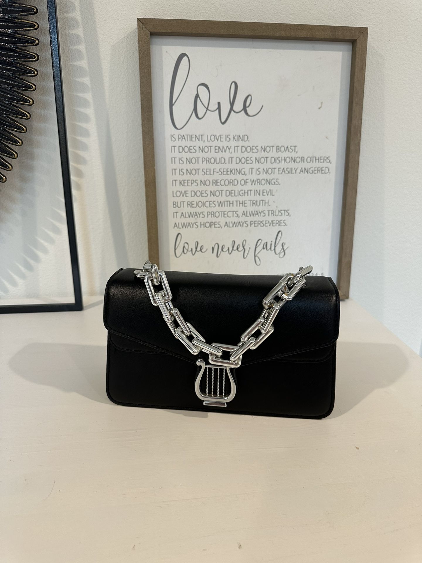 Women’s handbag