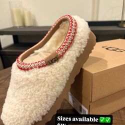 Sizes 6w & 8w UGG Tasman Maxi Curly Slipper Natural (Women's)