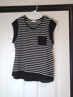 XL CK black and white striped tee
