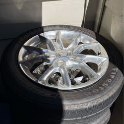 Jeep Grand Cherokee Summit rims and tires