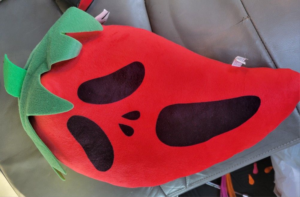 Ghost Face SCREAM Red Chili Pepper Plush Big T Toys & Sports