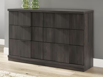 Shaehartin Dark Brown Six Drawer Dresser