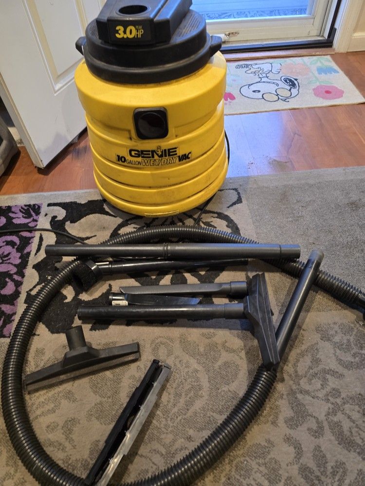 Genie 10 Gallon Wet/Dry Vac, accessories, 3.0 HP