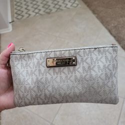 Michael Kors Wristlet