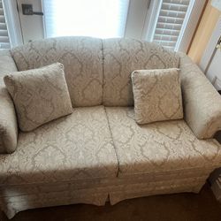 Loveseat Ivory Mint Condition