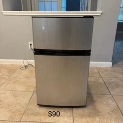 Mini fridge