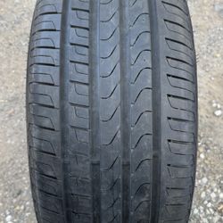 Pirelli Runflat  255/45/20   (1) Tire