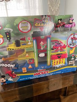 Mickey’s garage toys
