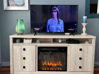 Tv / fireplace console
