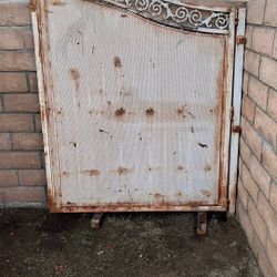 Metal Side Gate