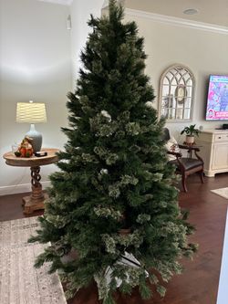 8’ Christmas tree artificial
