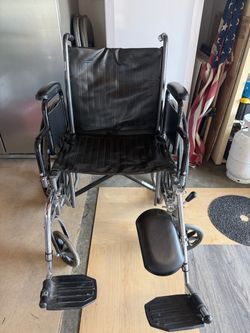 Drive Folding Wheelchair with Footrests