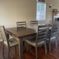 7 Piece  Dinning Table 
