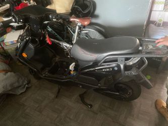 Electric moped