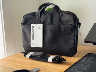 Incase Compass Brief 16" with Flight Nylon