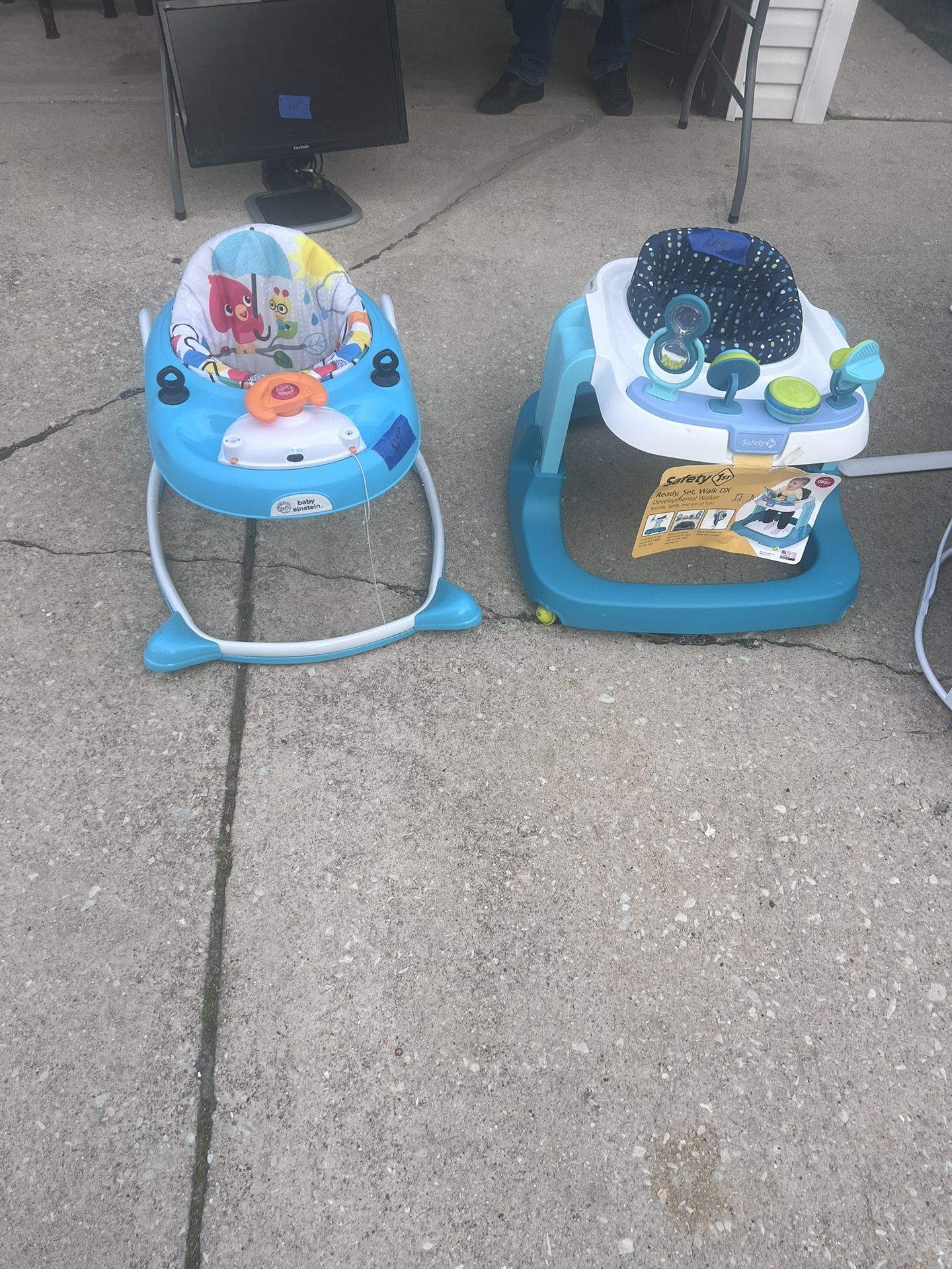 Andadera $35 Cada Una