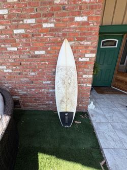 5’11” Custom Shortboard • Approx. 30L • Futures Thruster • Cheap Surfboard