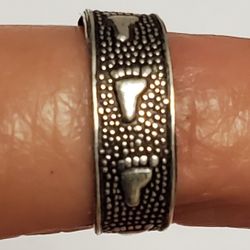 925 Sterling Silver Toe Ring With Textured Raised Footprints Patern, Adjustable 