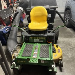 John Deere zero turn lawnmower
