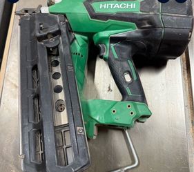 Hitachi w 2 battery's and charger