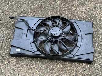 Bosch Radiator Shroud With Fan 15in x27in