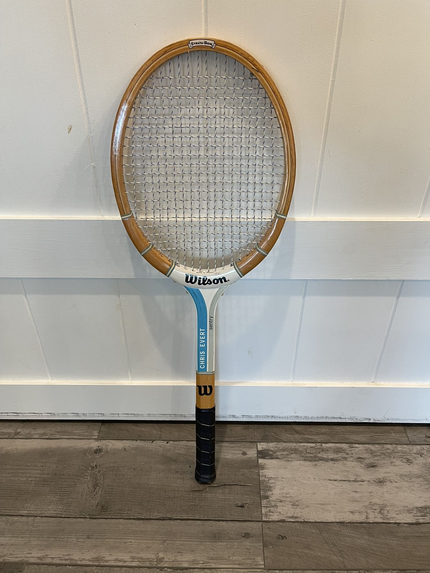 Vintage Chris Evert Sentry Wood Tennis Racket In Like New Condition - Great For Display Or Use