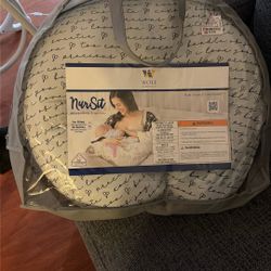 Nursing Pillow/boppy