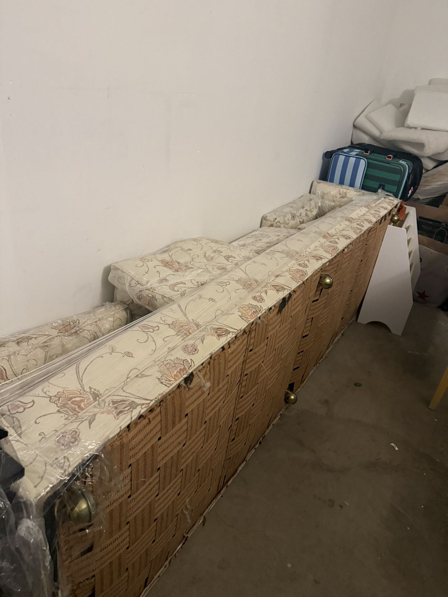 Free Vintage Couch Great Condition