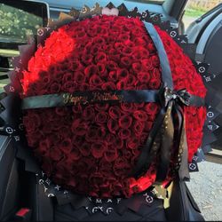 300 Rose Bouquet Ramo Buchon 