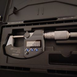 Mitutoyo Micrometer And Thickness Gauge Set