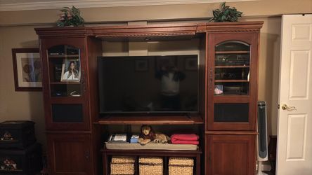 New 65 ‚ lg tv and entertainment center