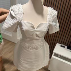 White Design Dress ( Size S)