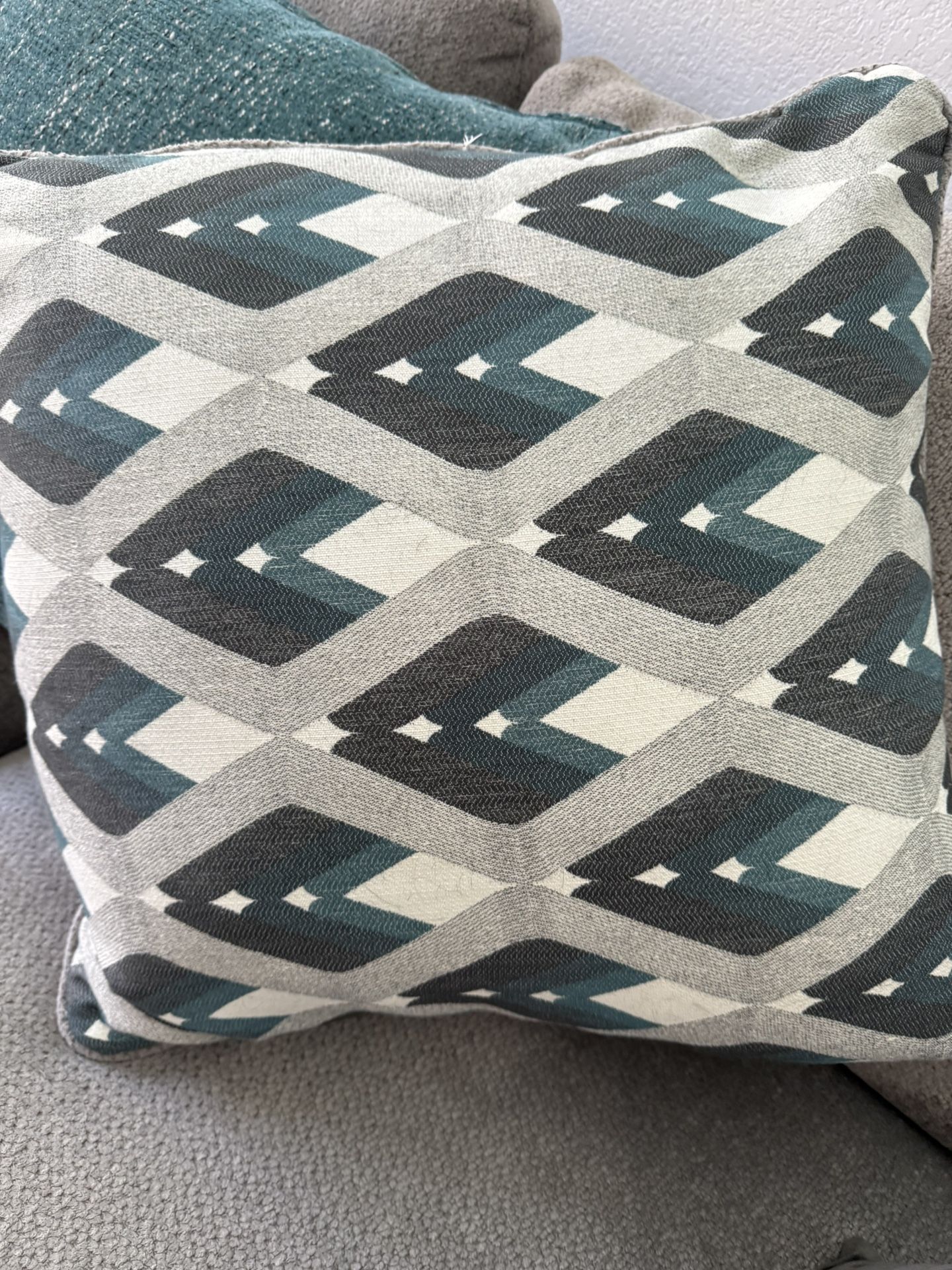 Decor Couch Pillows 4 total! *Never used