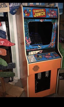 Donkey Kong Jr arcade game just in time for Christmas
