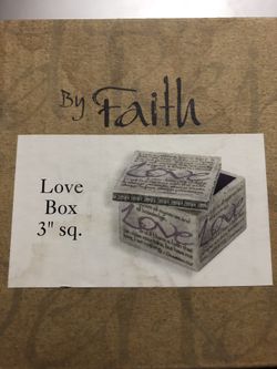 Demdaco “Love “ trinket box
