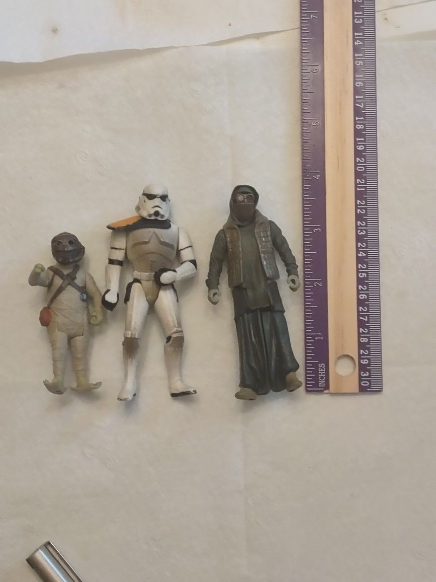 3 Star Wars Action Figures