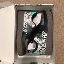 Af1 (size 9.5 Men’s) (11 Women’s)