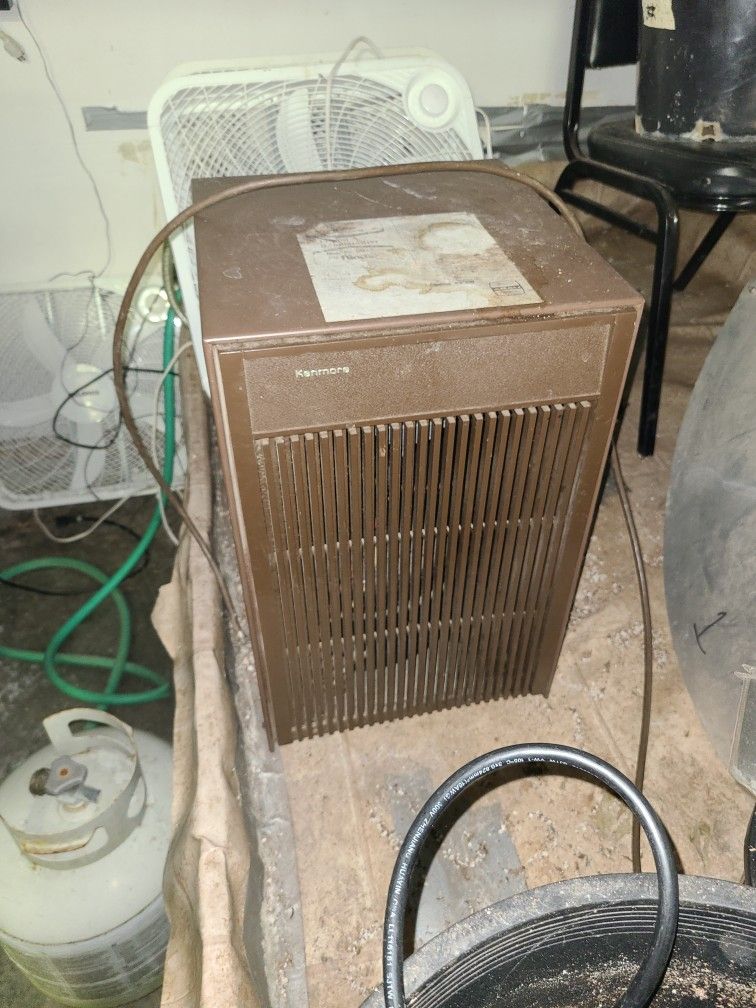 Dehumidifier 