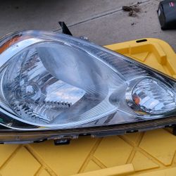 2009-2013 HONDA FIT Driver Side OEM Replacement HeadLight HEAD LAMP (SPORT MODEL)

