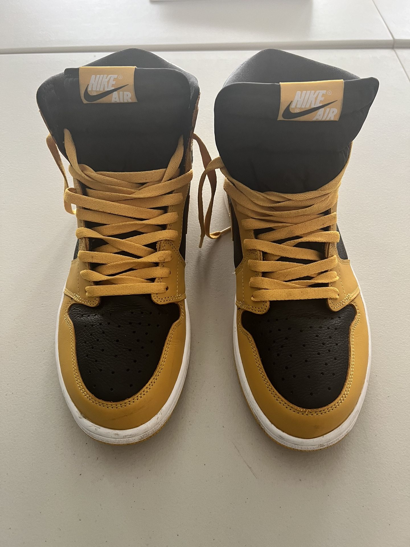 Jordan 1 Retro Pollens (size 13)