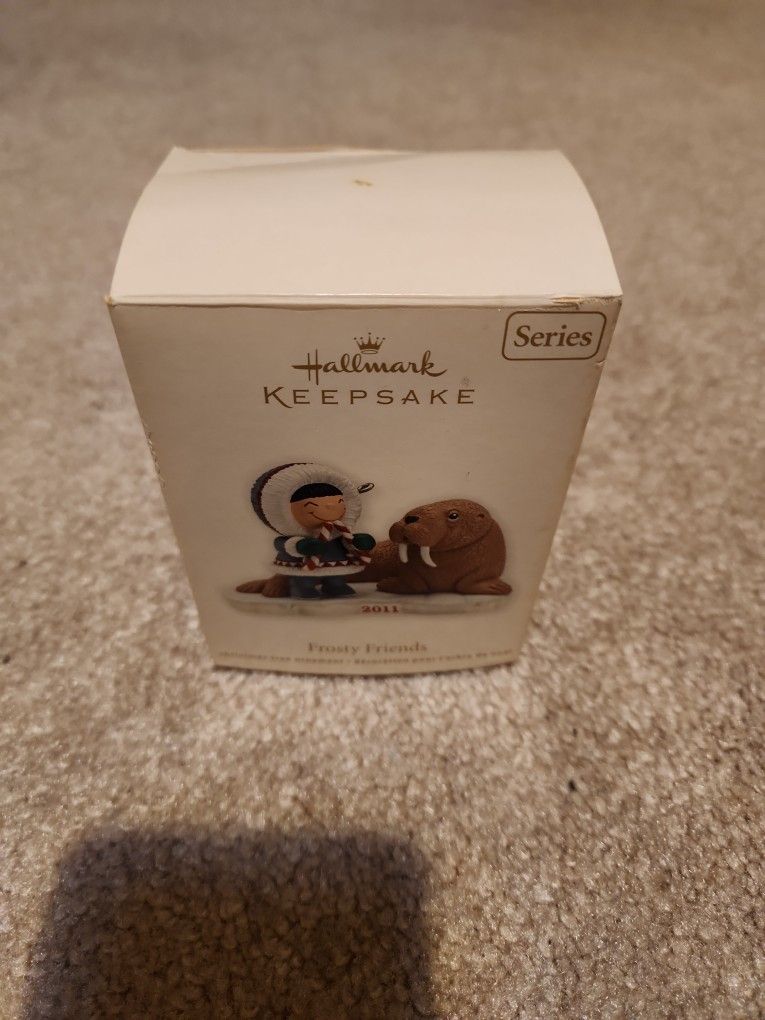 2011 HALLMARK FROSTY FRIENDS KEEPSAKE ORNAMENT