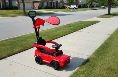 Costway 3-in-1 Red Mercedes Benz Toddler Kid’s Push & Pedal Ride-On Car! Like new! Retails $74.99
